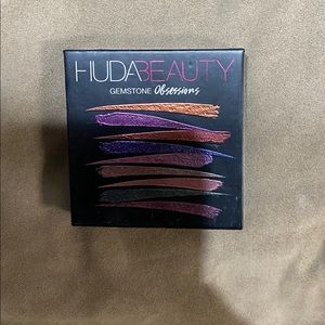 Huda beauty palette